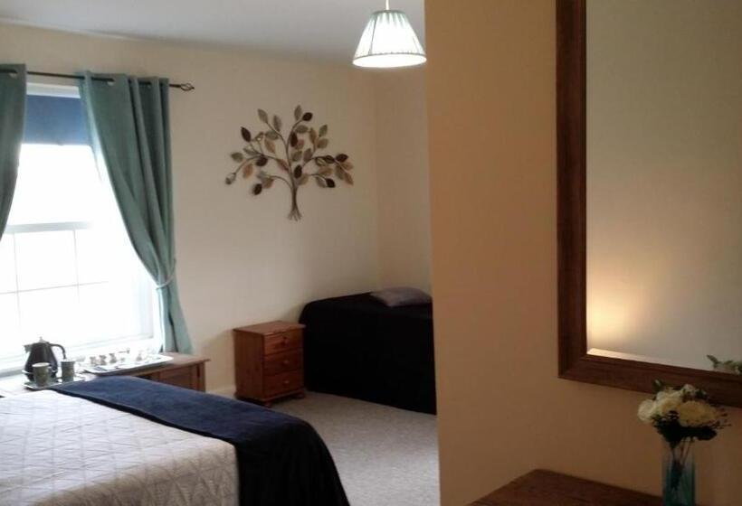 Deluxe room with river view, Riverbank Guest House