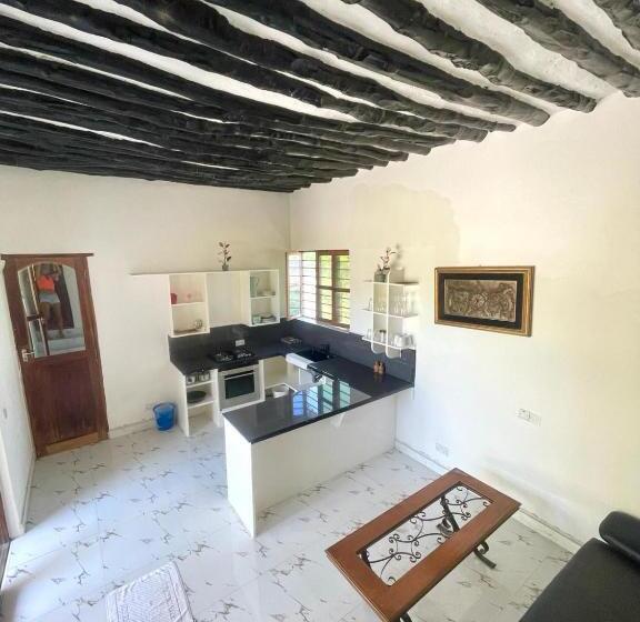 شقة غرفتين, Malik Villa Matemwe