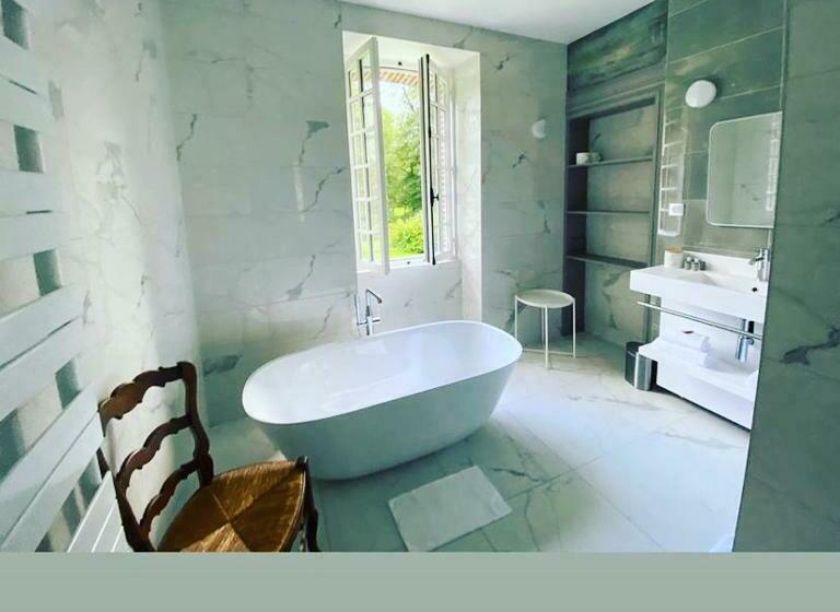 스탠다드 트리플 룸, Au Vieux Château