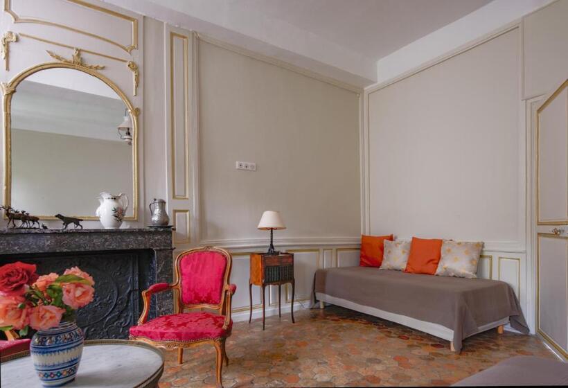 스탠다드 트리플 룸, Au Vieux Château