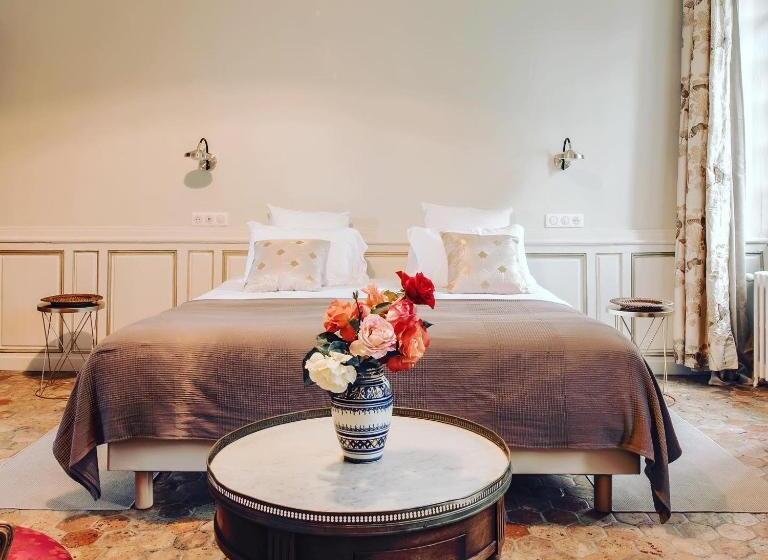 스탠다드 트리플 룸, Au Vieux Château