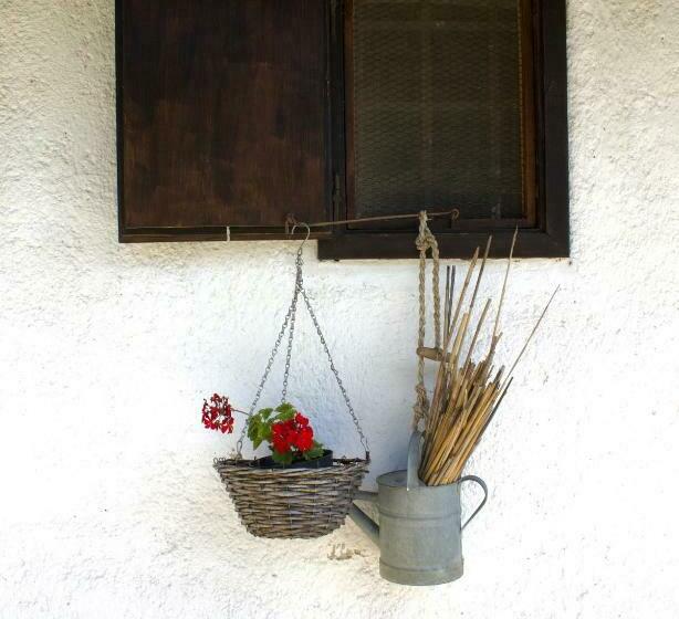 شقة غرفتين, Sasfészek Pihenő