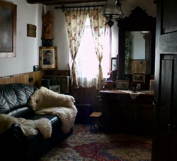 شقة غرفتين, Sasfészek Pihenő