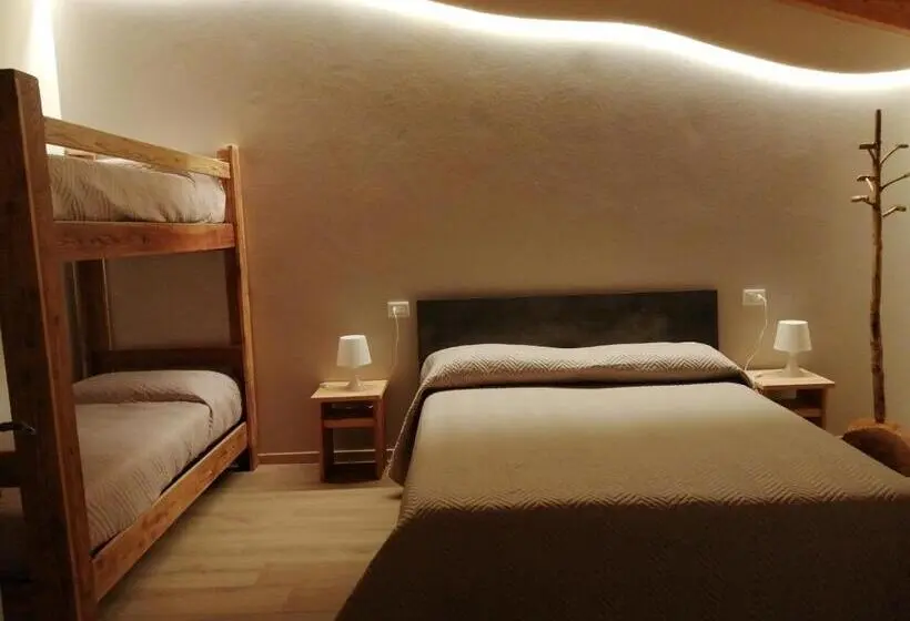 バルコニー付スタンダード4ベッドルーム, Alla Vecchia Contrada B&b