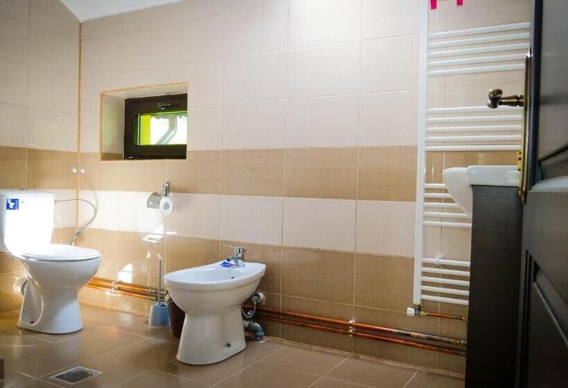 Вилла 3 Спальни, Pensiunea Gradinarilor Cu Ciubăr și Stație De încărcare Electrică Auto