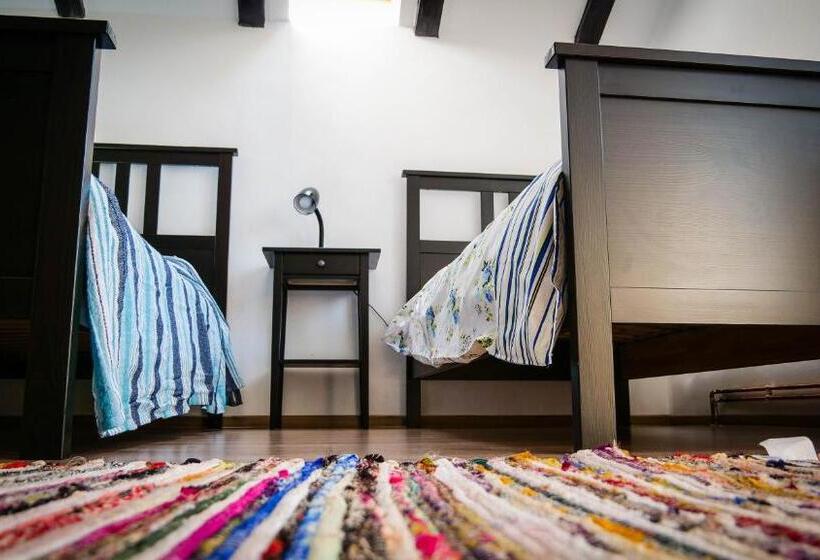 Вилла 3 Спальни, Pensiunea Gradinarilor Cu Ciubăr și Stație De încărcare Electrică Auto