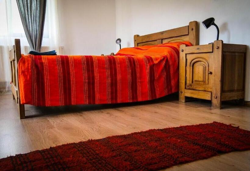 Вилла 3 Спальни, Pensiunea Gradinarilor Cu Ciubăr și Stație De încărcare Electrică Auto