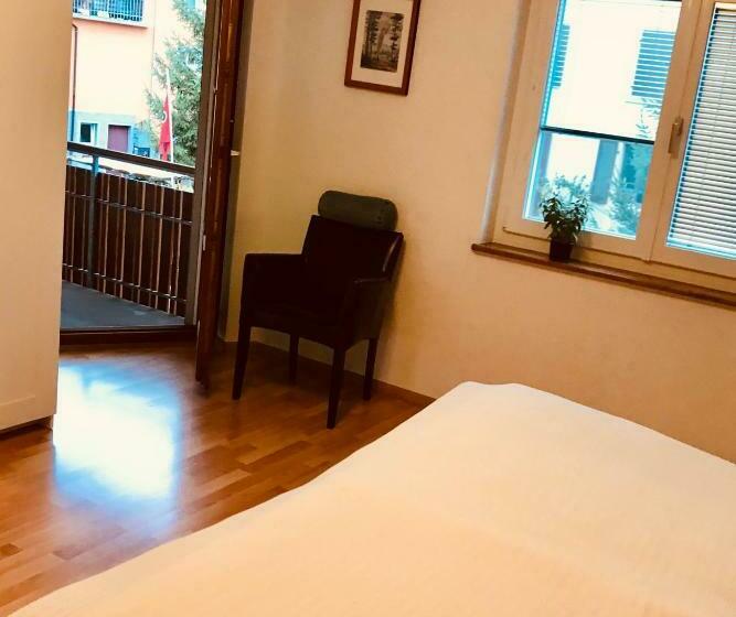 经济房, Konditor B & B