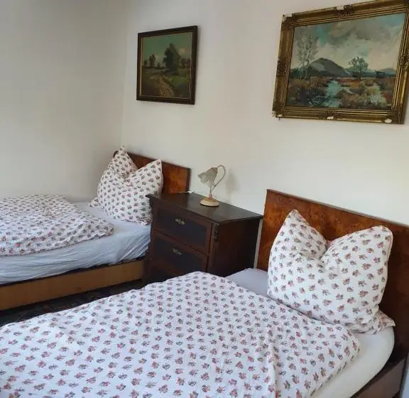 ３ベッドルームアパートメント, Apartmenthaus Am Schlosspark