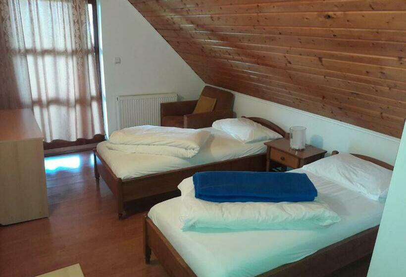 Номер Стандарт с Балконом, Casa Delureni