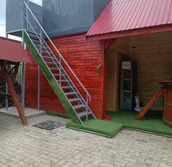 חדר דופלקס, Pensiunea Schilacy