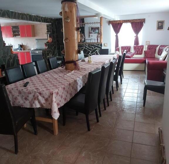 חדר דופלקס, Pensiunea Schilacy