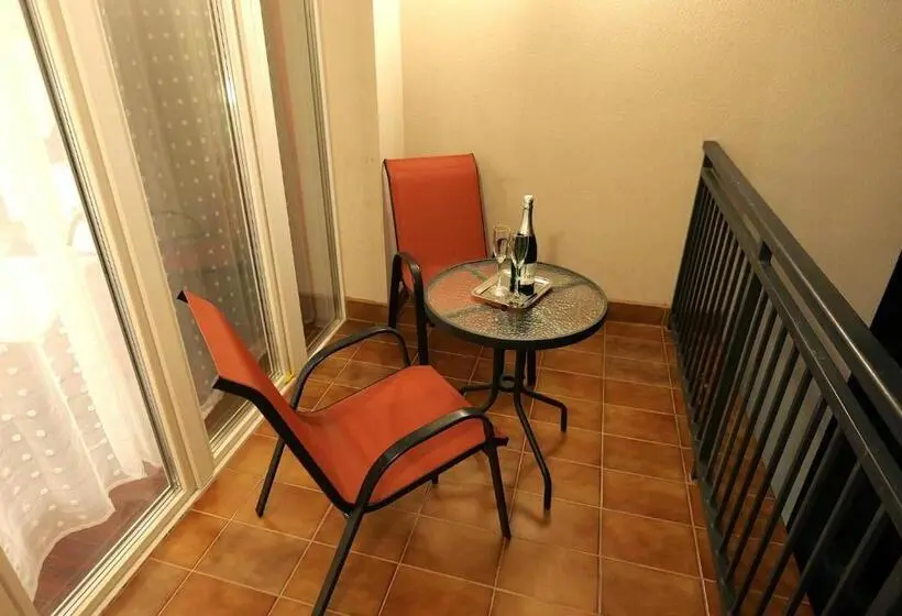 デラックスルーム, Vi Li Panzió