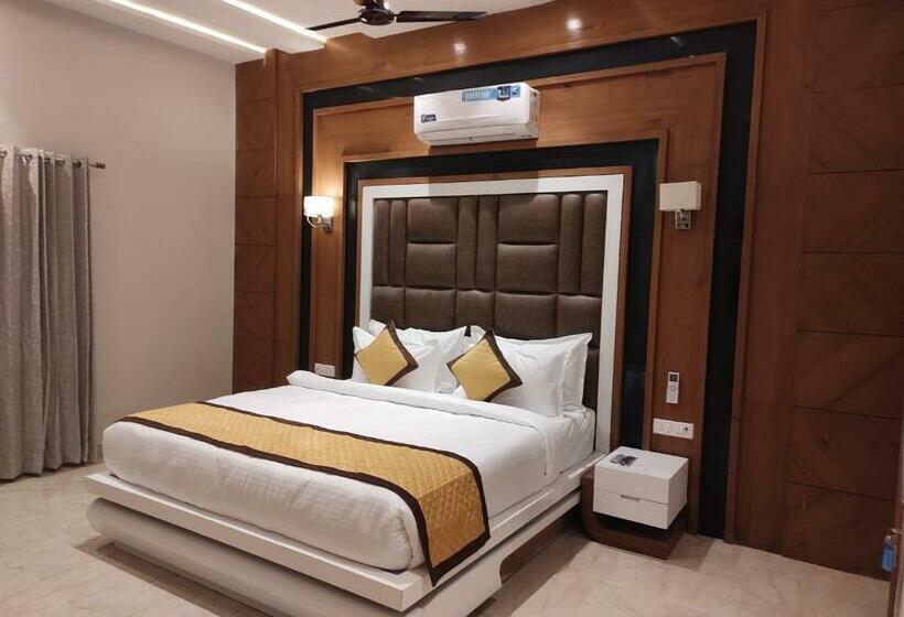 غرفة قياسية مزوَّدة بشُرفة, Club 21 By Sariska Fun City, Alwar