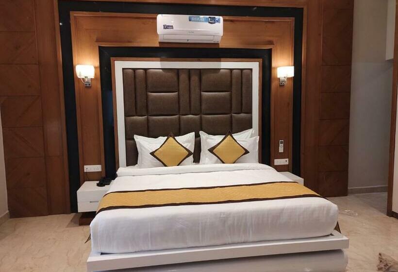 Номер Стандарт с Балконом, Club 21 By Sariska Fun City, Alwar