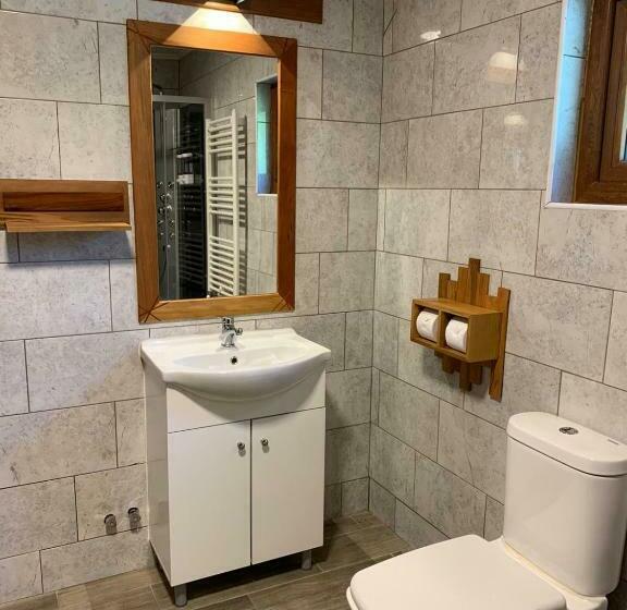 Четырехместный Номер Стандарт, Illi Lodge & Hostel