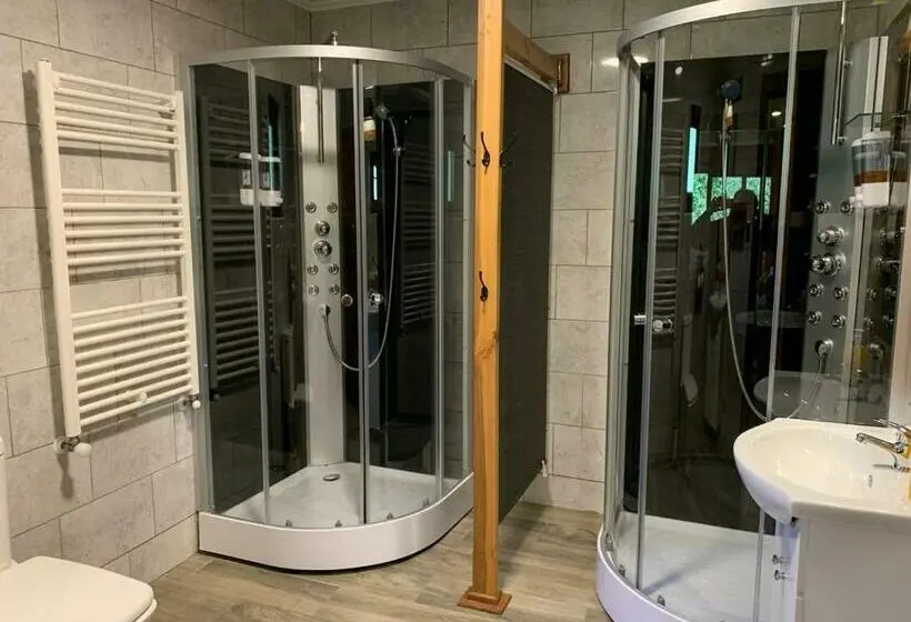 スタンダード４人部屋, Illi Lodge & Hostel