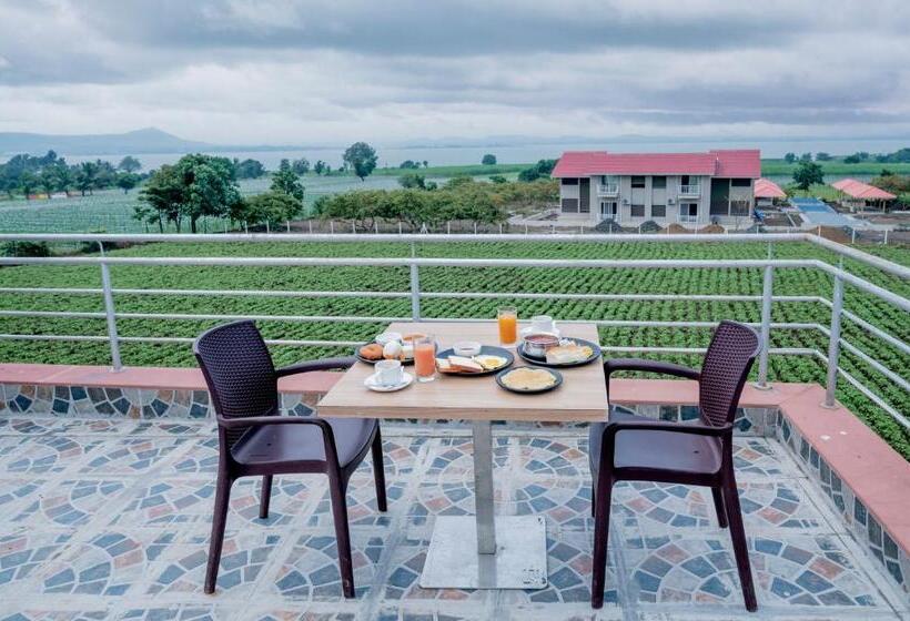 Номер Стандарт Вид на Озеро, Escape Stays Le Fromage Cheese Village
