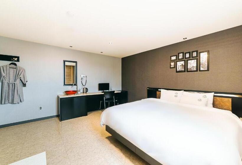 اتاق استاندارد, Ssome Jeongkwan