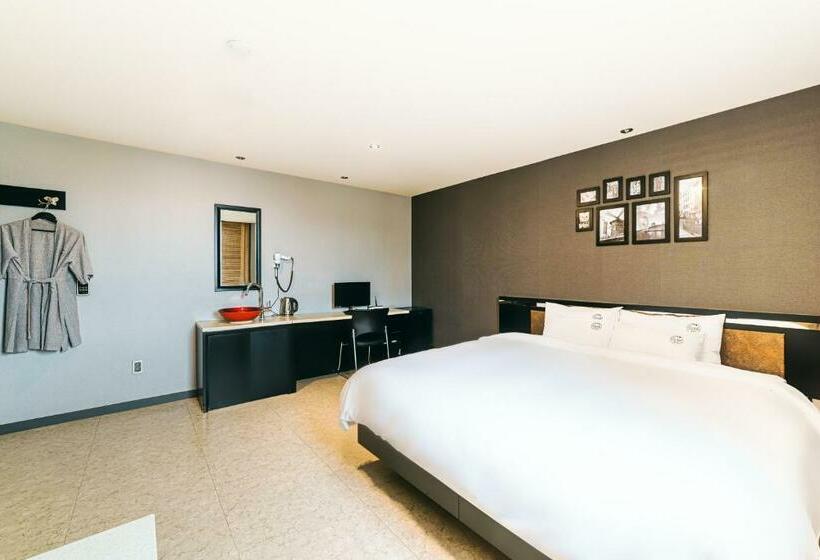 اتاق استاندارد, Ssome Jeongkwan