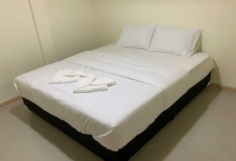 スタンダードルーム, บ้านพิชชา ที่พักใจกลางเมืองปราณบุรี
