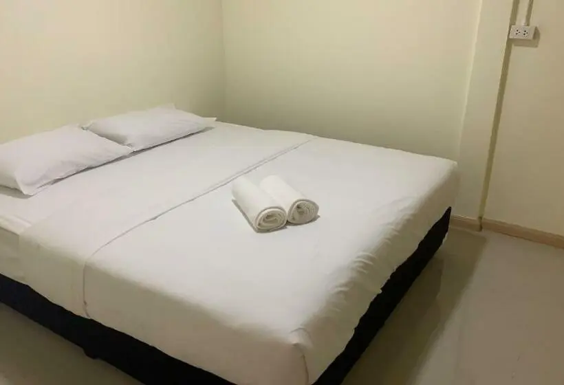 スタンダードルーム, บ้านพิชชา ที่พักใจกลางเมืองปราณบุรี
