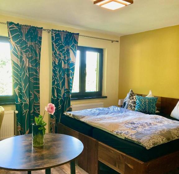 סוויטה נוף לגינה, Apartmány Na Výsluní české švýcarsko