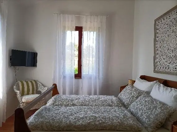 Standard room with outdoor bath, Casale Il Girasole