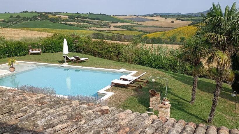 غرفة عائلية, Casale Il Girasole