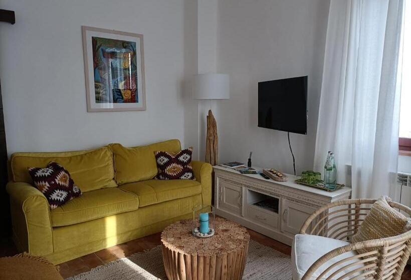 غرفة عائلية, Casale Il Girasole