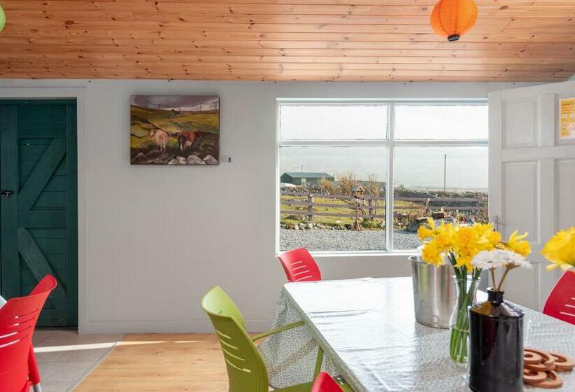 Семейный Номер Superior, Into The Burren