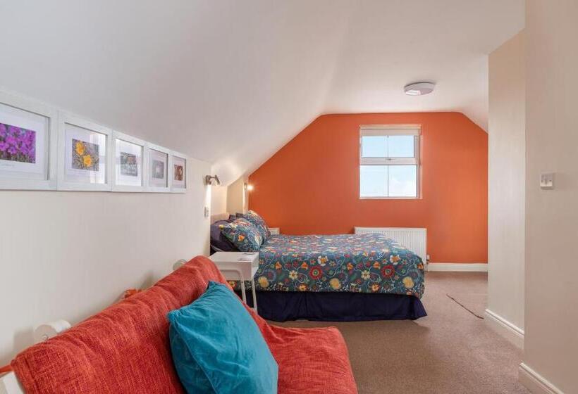 Семейный Номер Superior, Into The Burren