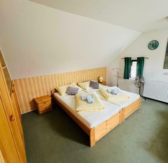 スタンダードルーム, Ještěd Golf Restaurace A Penzion