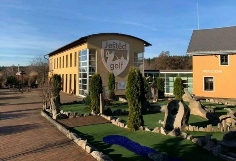 Номер Стандарт, Ještěd Golf Restaurace A Penzion
