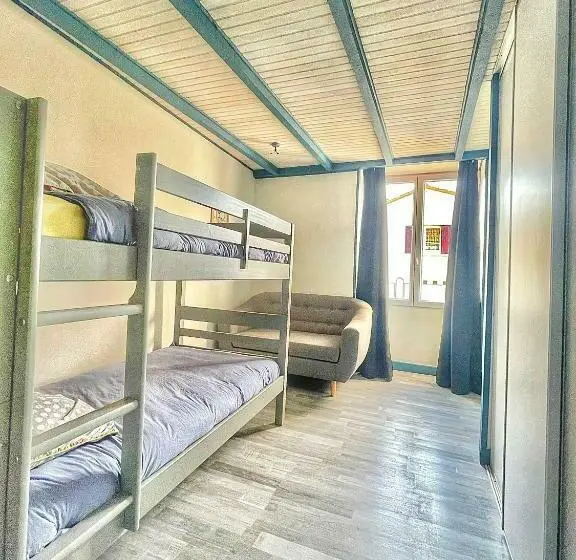 ルームシェアのワンベッド, Ti Kaz Auberge