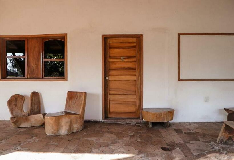 غرفة قياسية ثلاثية, San Rafael