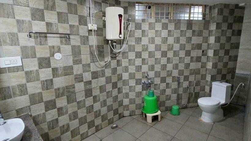 Номер Deluxe, Staymaker Siddeshwara Comforts