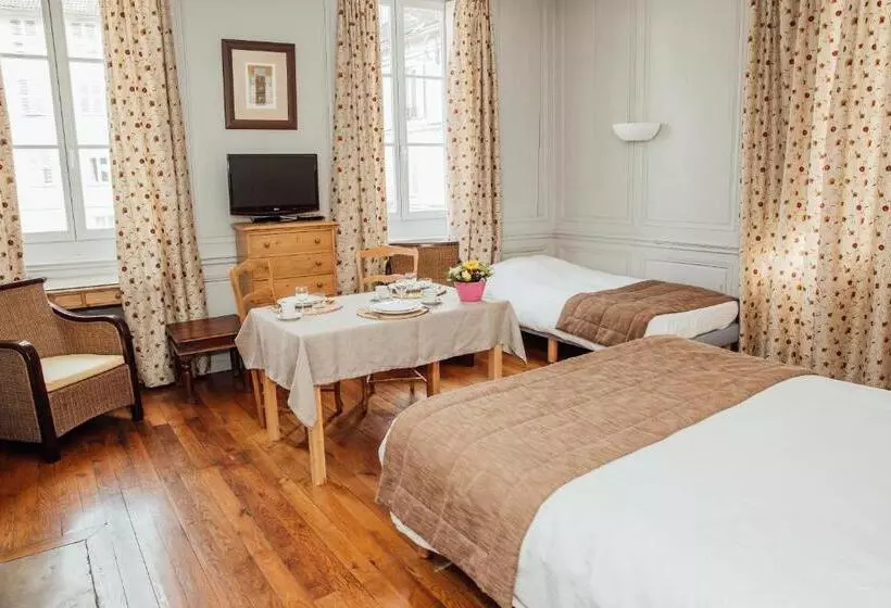 Superior Kolmen Hengen Huone, Appart Hotel Charles Sander