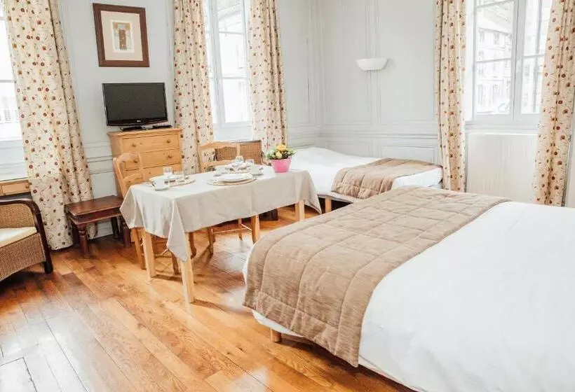 Standard Kolmen Hengen Huone, Appart Hotel Charles Sander
