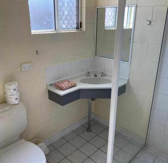 اتاق استاندارد, Central Point Motel