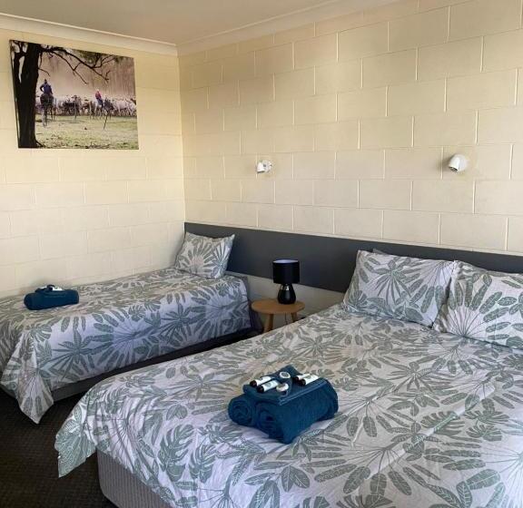 اتاق استاندارد, Central Point Motel