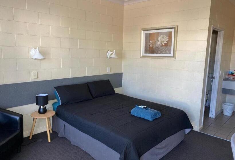 اتاق استاندارد, Central Point Motel