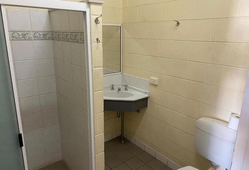 اتاق استاندارد, Central Point Motel