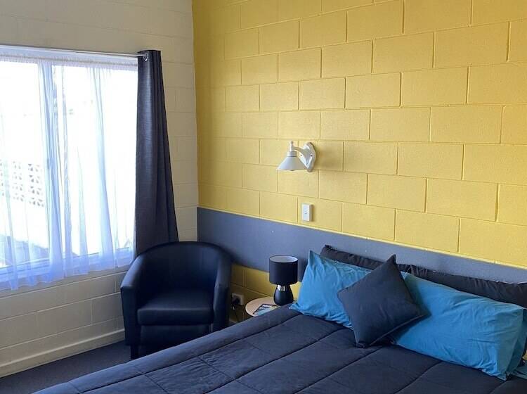 اتاق استاندارد, Central Point Motel