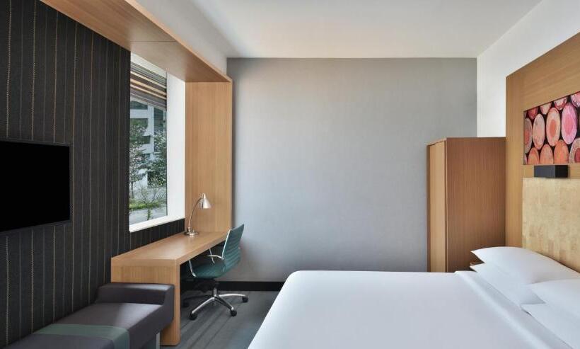 Standardzimmer Kingsize Bett, Aloft Bengaluru Outer Ring Road