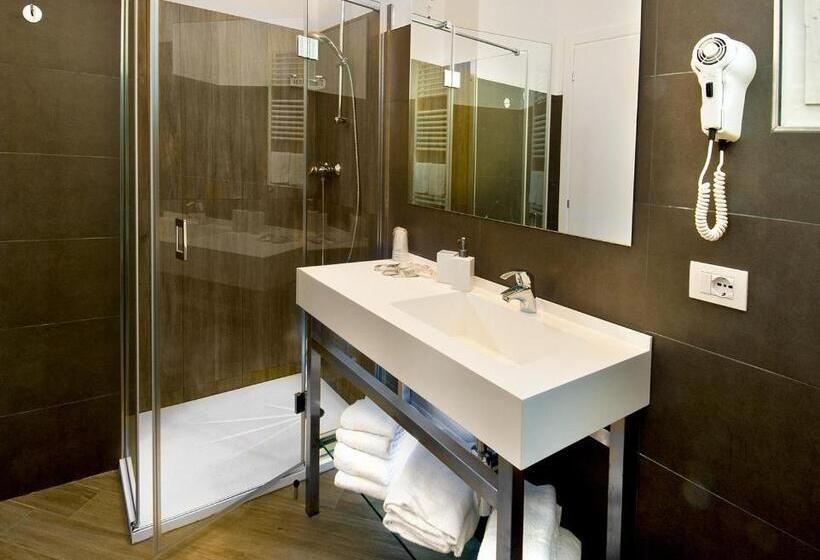 غرفة قياسية رباعية مزودة بشُرفة, Atlantic & Spa