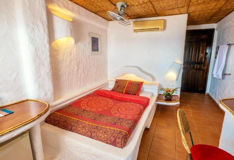 디럭스 룸, Atlantis Dive Resort Puerto Galera