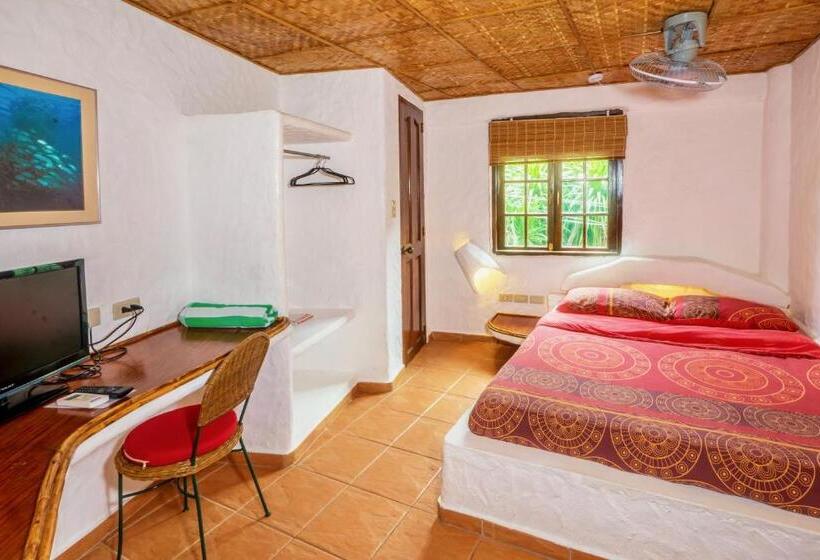 디럭스 룸, Atlantis Dive Resort Puerto Galera