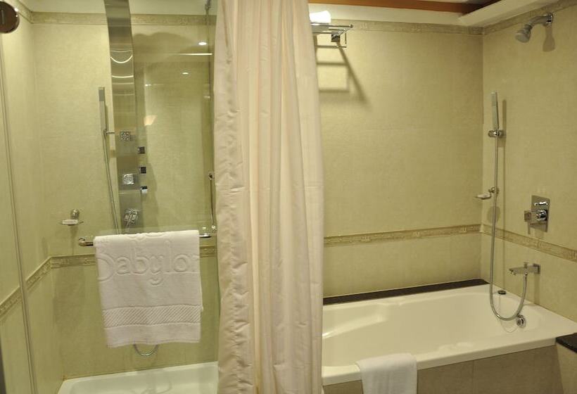 غرفة تنفيذية, Babylon Inn