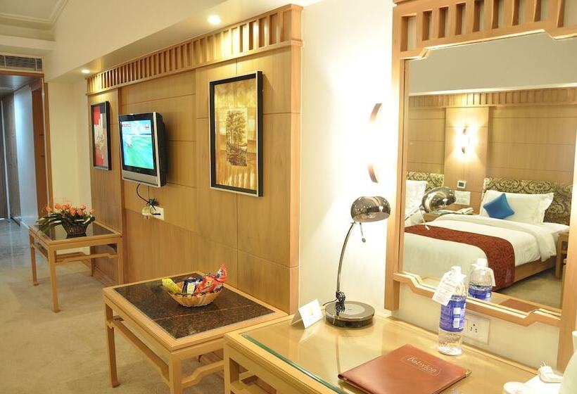 غرفة تنفيذية, Babylon Inn